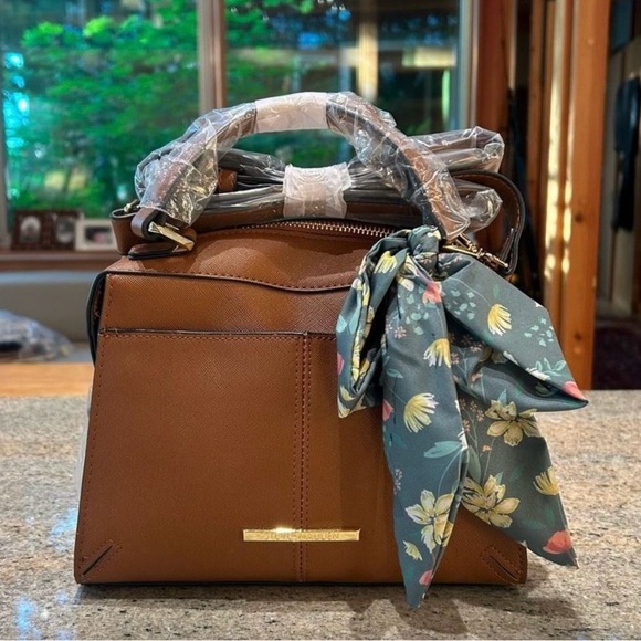 NWT Steve Madden Breese Crossbody Bag Brown - Picture 1 of 13